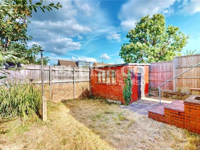 Bungalow for sale in London Borough of Ealing, Greenford
