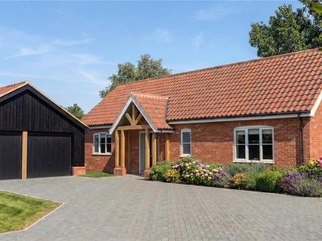 Bungalow for sale in Eastbridge, Suffolk