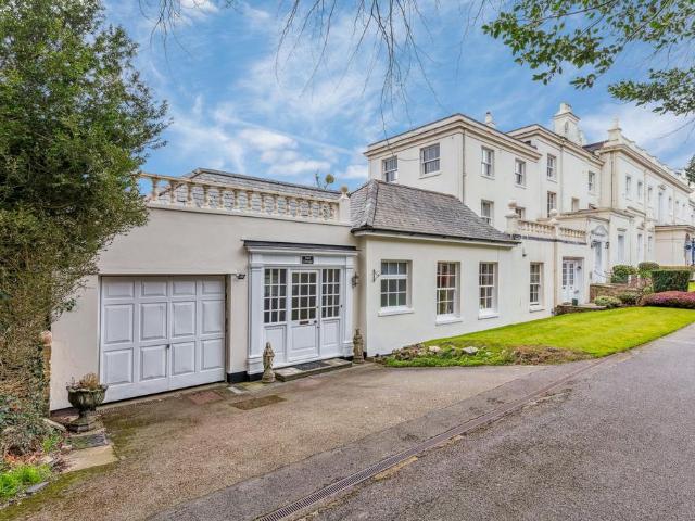 Bungalow for sale in Batchworth, Hertfordshire