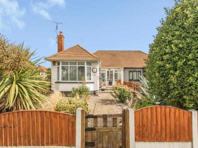 Bungalow for sale in Alton Barnes, Essex
