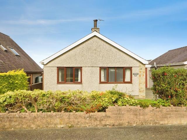 Bungalow for sale in Nefyn, Wales