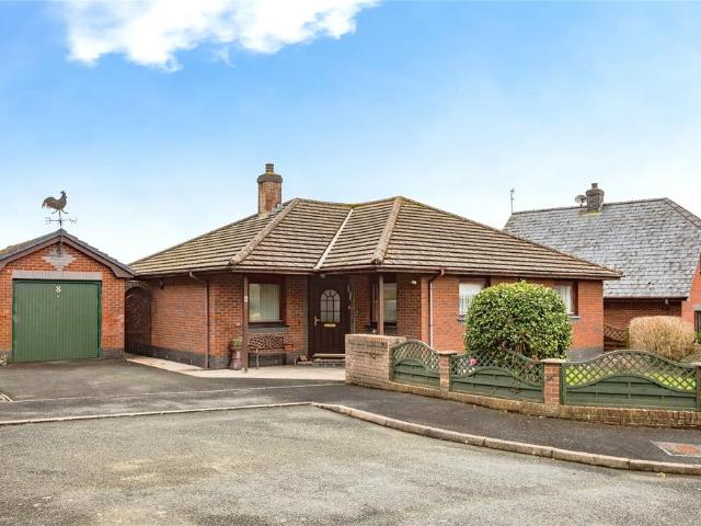 Bungalow for sale in Llanrhystud, Wales