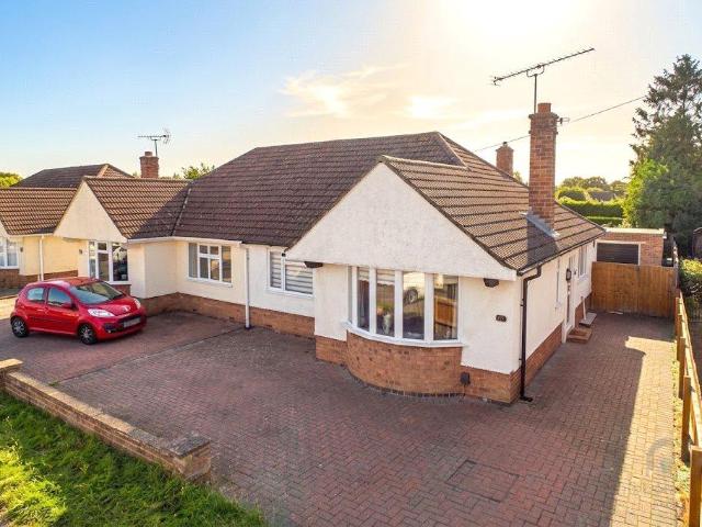 Bungalow for sale in Burrow's Bush, Wellingborough