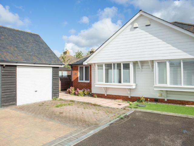 Bungalow for sale in Barrow Green, Swale