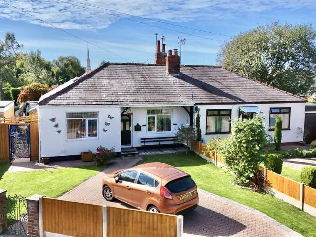 Bungalow for sale in Moreton, Wirral