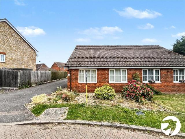 Bungalow for sale in Oad Street, Kent