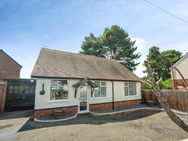 Bungalow for sale in Rushock, Worcestershire