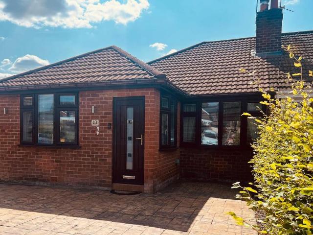 Bungalow for sale in Ashton-under-Lyne, Tameside