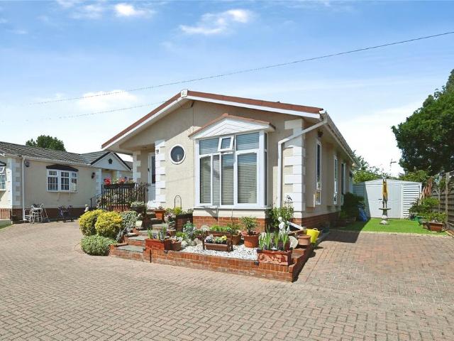 Bungalow for sale in Oad Street, Kent
