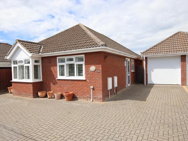 Bungalow for sale in Weeley, Dale Hill