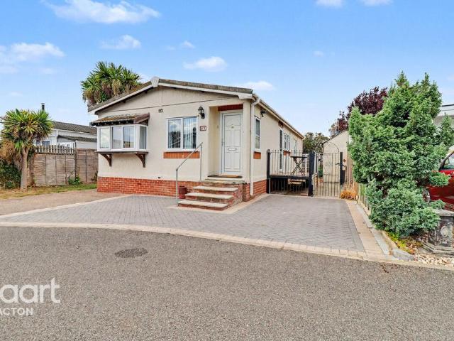 Bungalow for sale in Dale Hill, Essex