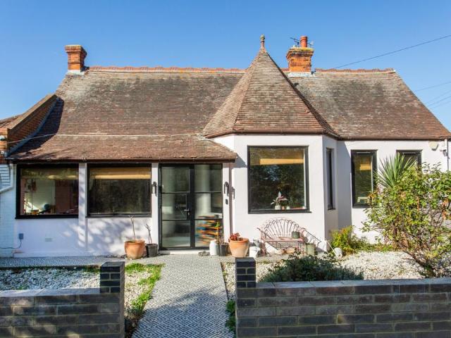 Bungalow for sale in Oxenden, Canterbury