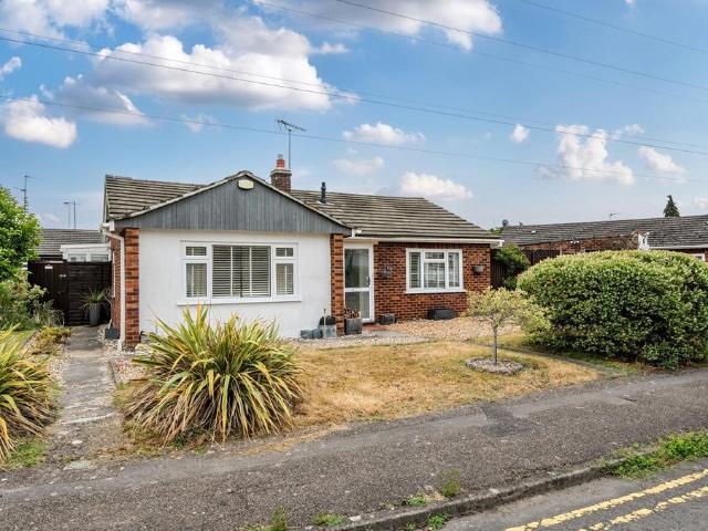 Bungalow for sale in Earley