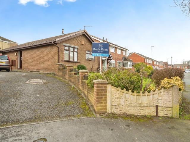 Bungalow for sale in St. Helens, Portico
