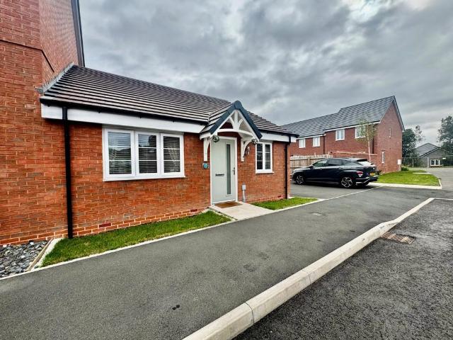 Bungalow for sale in Walsall, Landywood