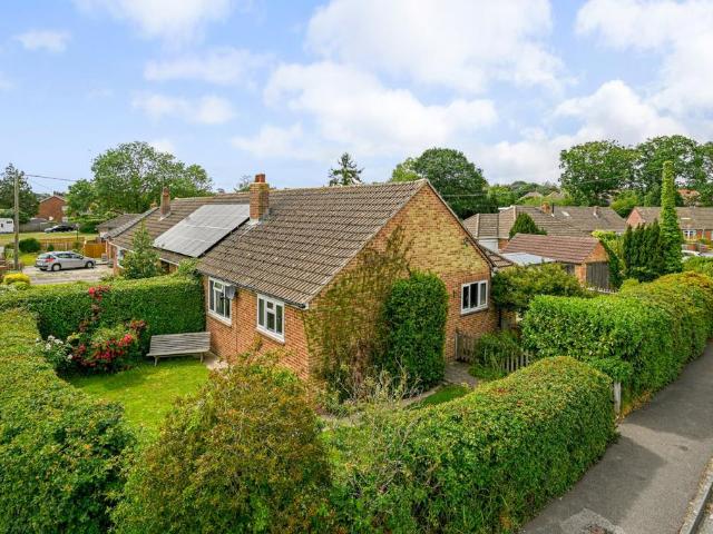 Bungalow for sale in Orlestone, Bridgefield