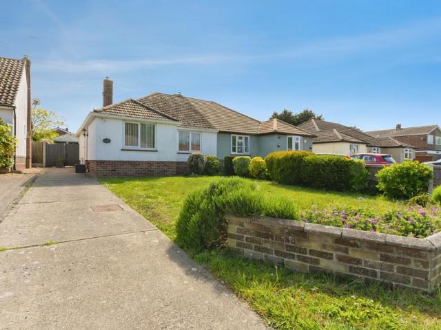 Bungalow for sale in Frinton and Walton, Dale Hill