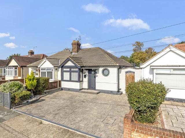 Bungalow for sale in London Borough of Havering, Greater London