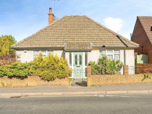 Bungalow for sale in Leighton-Linslade, Leighton Buzzard
