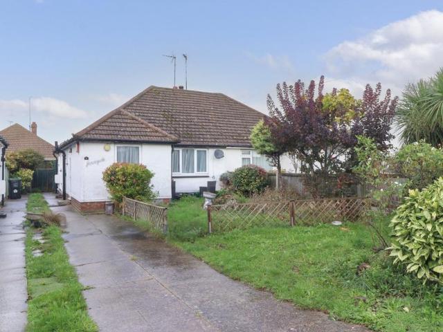 Bungalow for sale in Acol, Kent