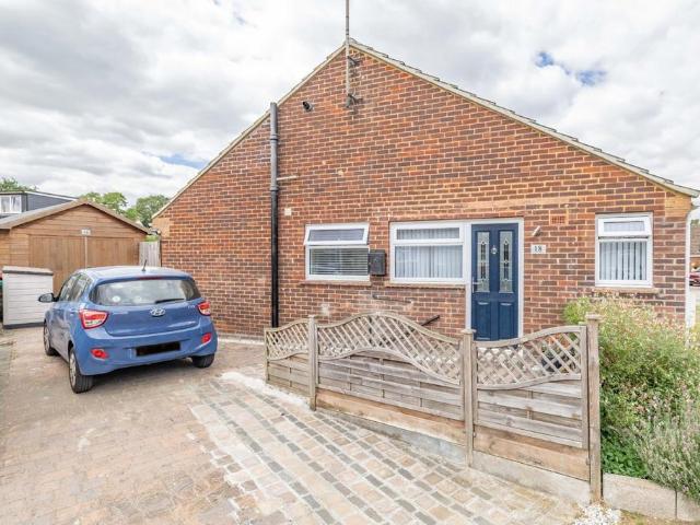 Bungalow for sale in The Bridge, Kent