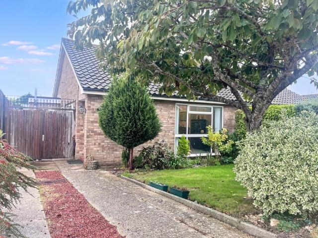 Bungalow for sale in Ferring, Arun