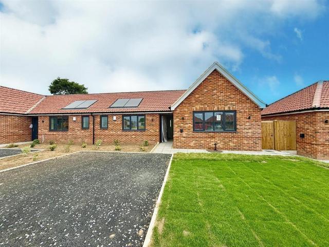 Bungalow for sale in Comers, Norfolk