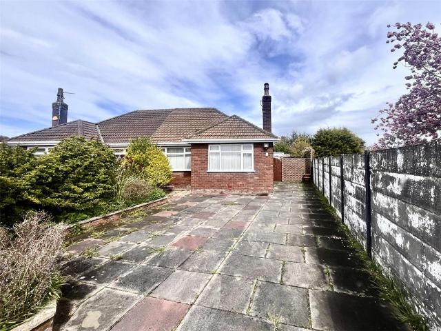 Bungalow for sale in Crossens, Sefton