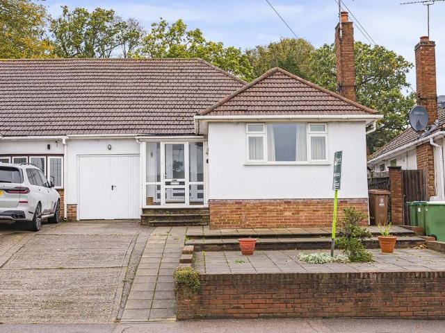 Bungalow for sale in Hurst, Greater London