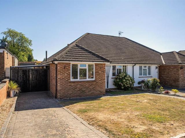 Bungalow for sale in Midway, Kent