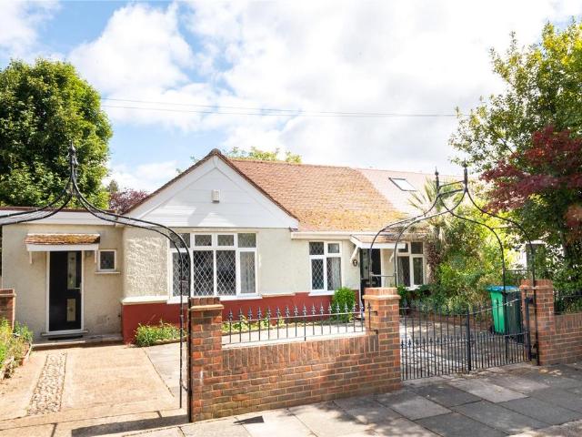 Bungalow for sale in Whitton, Greater London