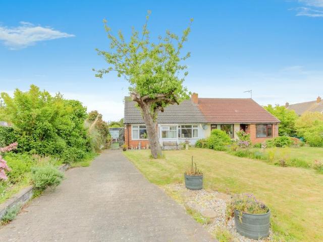 Bungalow for sale in Oad Street, Kent