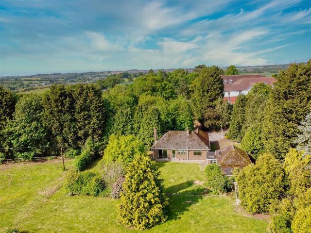 Bungalow for sale in Polesworth CP, Gun Hill