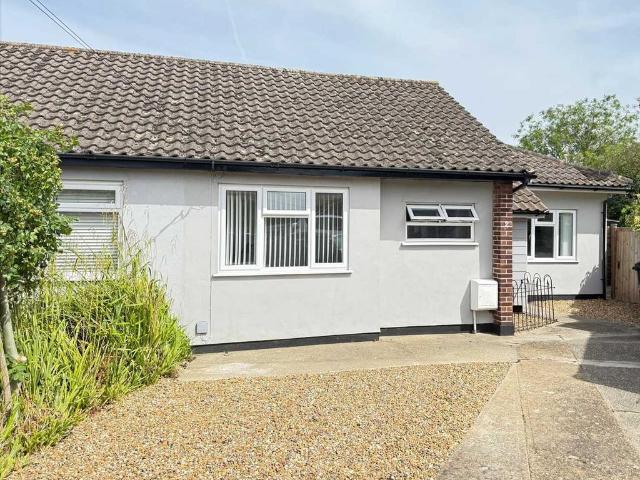 Bungalow for sale in Alton Barnes, Essex