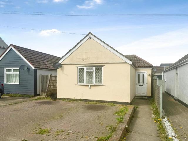 Bungalow for sale in Frinton and Walton, Dale Hill