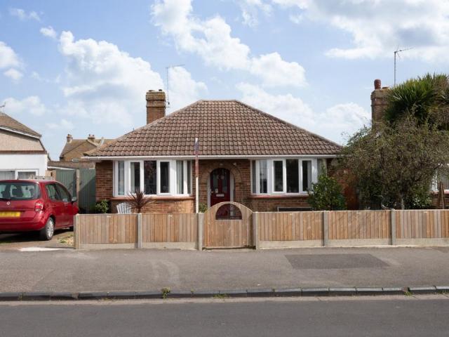 Bungalow for sale in Hampton, Canterbury