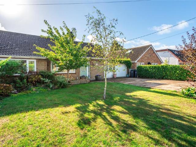 Bungalow for sale in Rushden, North Northamptonshire