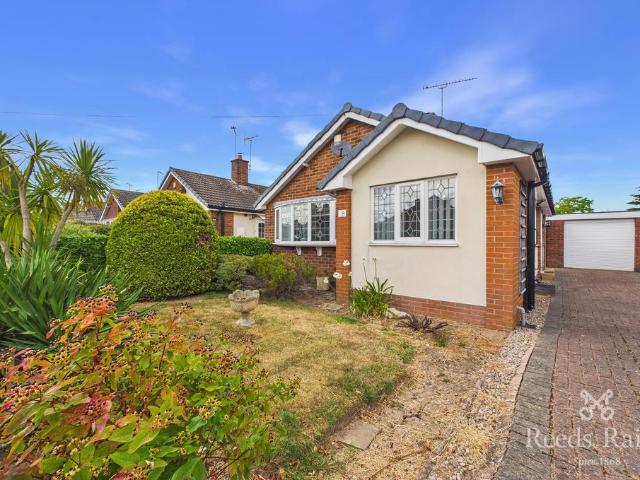 Bungalow for sale in Dinnington, South Yorkshire