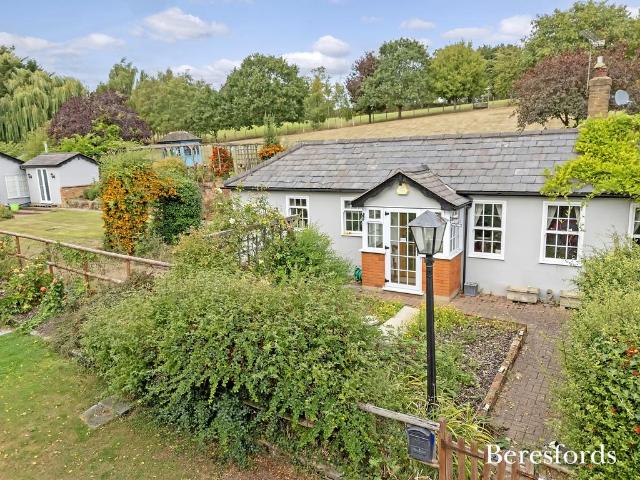 Bungalow for sale in Pot Kilns, Greater London