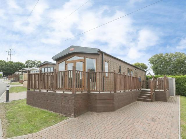 Bungalow for sale in Stansted, Bourne Vale