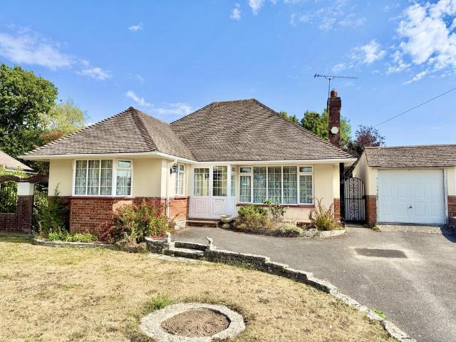 Bungalow for sale in Highcliffe