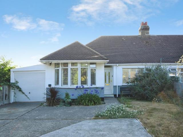 Bungalow for sale in Sutton, Barling