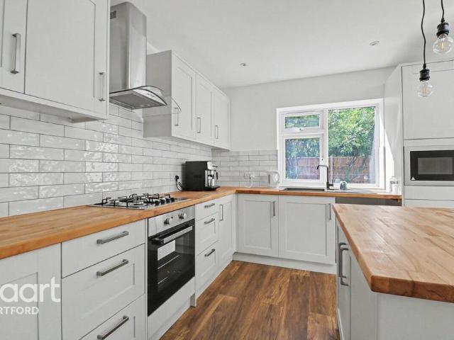 Bungalow for sale in Temple Hill, Dartford