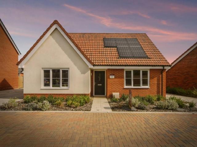 Bungalow for sale in Bedingfield, Suffolk
