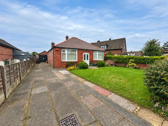 Bungalow for sale in Crossens, Sefton