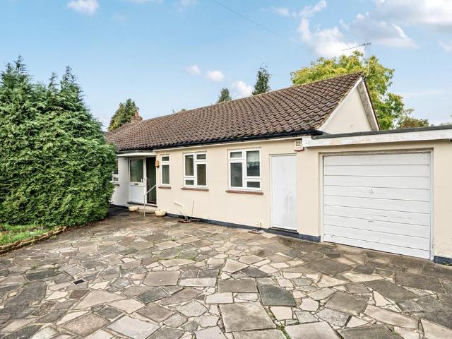 Bungalow for sale in Poverest, Greater London