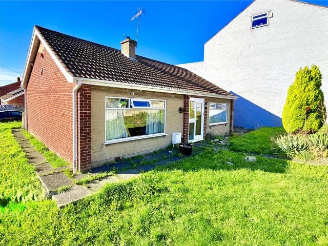 Bungalow for sale in Hemingfield, South Yorkshire