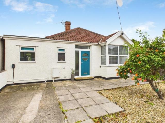 Bungalow for sale in West End, Clevedon
