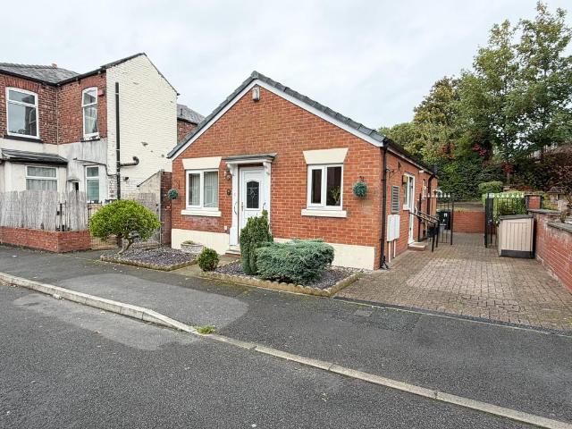 Bungalow for sale in Dukinfield, Tameside