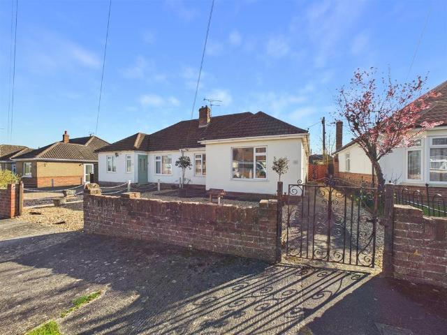 Bungalow for sale in Patterdown, Chippenham
